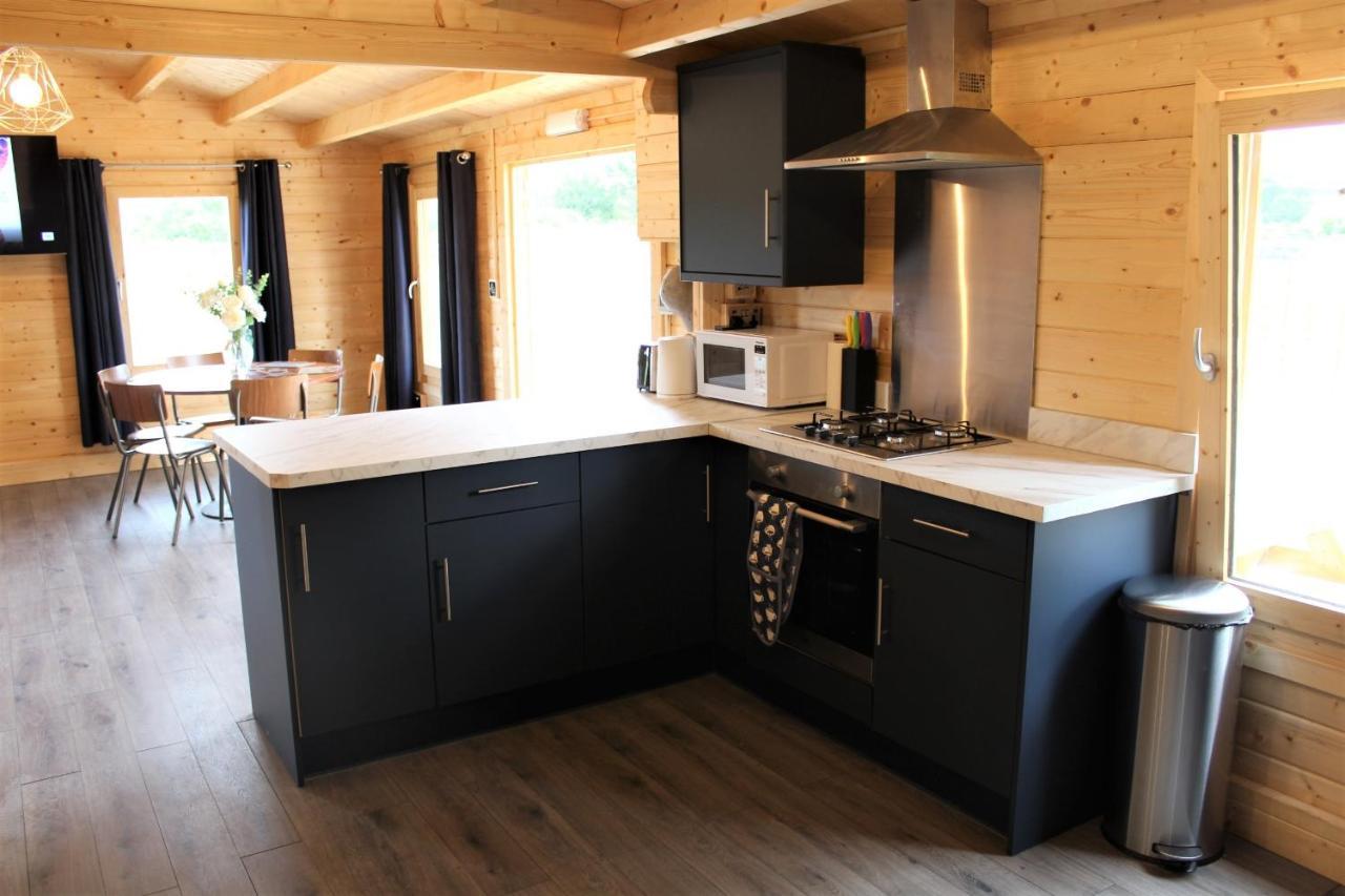 Stunning 5-Bed Cabin In Ashton Under Hill イブシャム エクステリア 写真